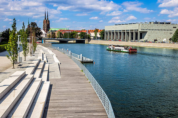 Modern quayside on the river Oder, Wroclaw, Poland Modern quayside on the river Oder, Wroclaw, Poland wroclaw stock pictures, royalty-free photos & images