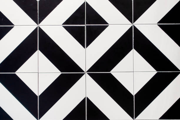 moderne tegel wand met zwart-wit patroon - tiles pattern stockfoto's en -beelden