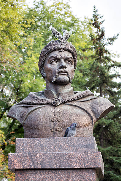 monument to bogdan khmelnitsky. belgorod. russia - belgorod stok fotoğraflar ve resimler