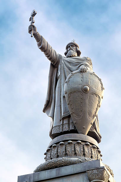 monument to vladimir the great in belgorod. russia - belgorod 個照片及圖片檔
