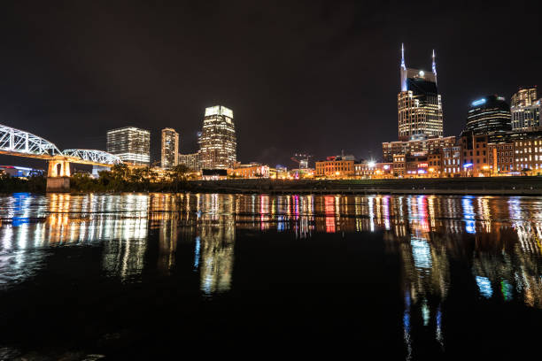 Nashville Night Skyline Nashville night skyline along the Cumberland river cumberland river stock pictures, royalty-free photos & images