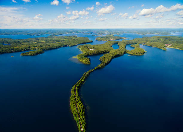 paesaggio nazionale punkaharju - finlandia laghi foto e immagini stock