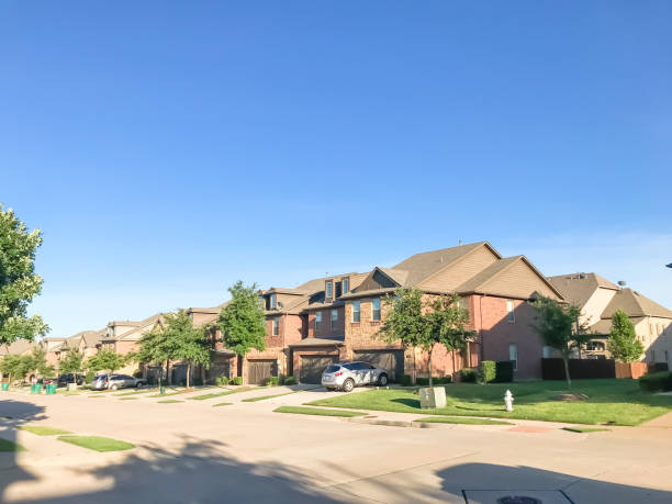 New established neighborhood houess in suburban Dallas, Texas stock photo