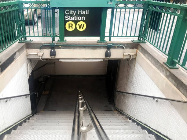 new york subway entrance - stairs subway imagens e fotografias de stock