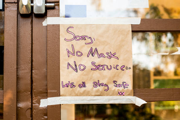 No mask no service. Handwritten sign on a cafe door in Australia during delta outbreak lockdown restriction No mask no service. Handwritten sign on a cafe door in Australia during delta outbreak lockdown restriction. No mask no enrty no vaccine no entry restaurants stock pictures, royalty-free photos & images