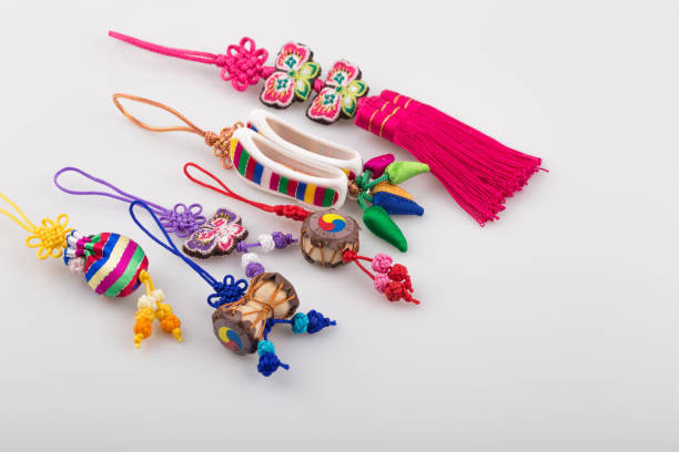 norigae is korean traditional ornaments worn by women. - linha artigo de costura imagens e fotografias de stock