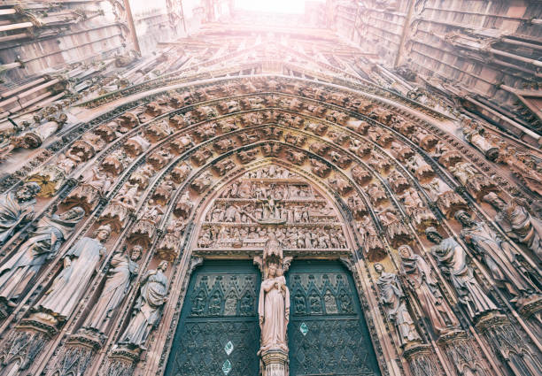 Notre Dame de Strasbourg Cathedral in France Strasbourg Cathedral or the Cathedral of Our Lady of Strasbourg, also known as Strasbourg Minster, is a Roman Catholic cathedral in Strasbourg, Alsace, France notre dame de strasbourg stock pictures, royalty-free photos & images