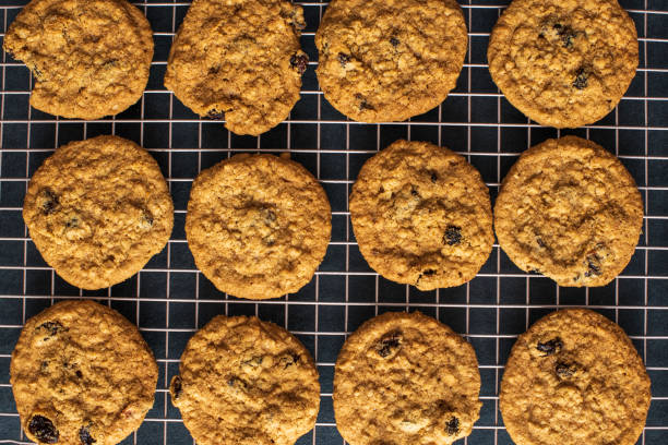 haferflocken-rosin-cookies - oatmeal raisin cookie stock-fotos und bilder