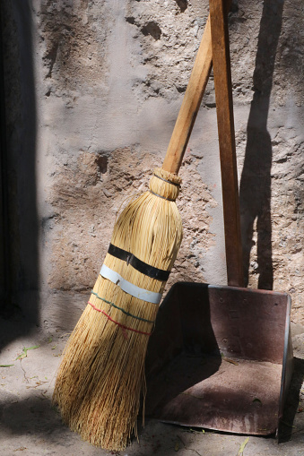 Old Broom And Dustpan Stock Photo - Download Image Now - Broom, Cleaning,  Cleaning Equipment - iStock