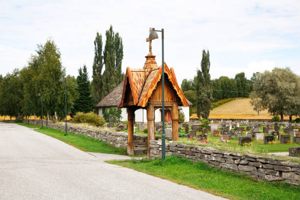 old cemetery in norwegian village - feddal imagens e fotografias de stock