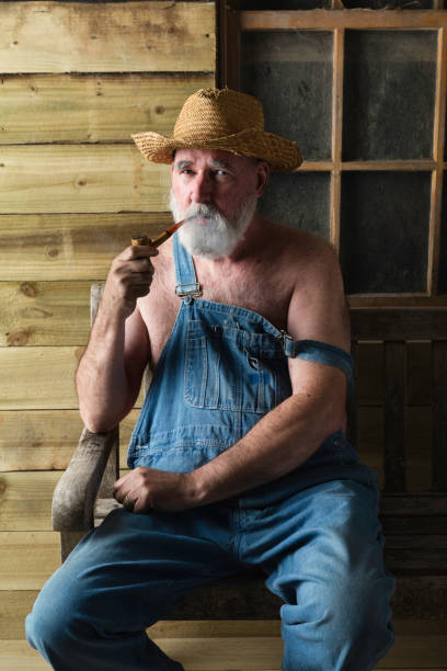 old-man-smoking-a-corncob-pipe-picture-i