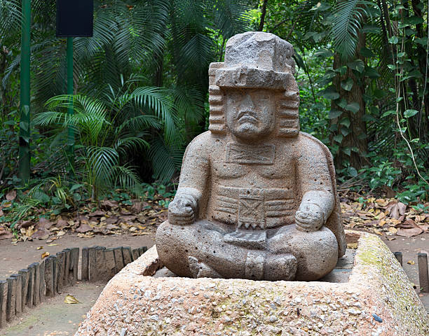 Olmec Colossal Statue Villahermosa, Mexico - March 25, 2013: The statue "The Governor" in the park Parque-Museo La Venta. Tabasco, Mexico. parque museo la venta stock pictures, royalty-free photos & images