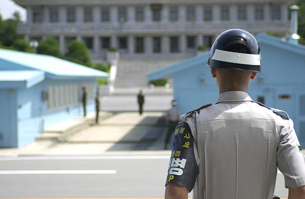 on guard - north korea 個照片及圖片檔