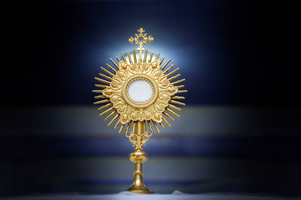 Ostensorial adoration in the catholic church Ostensory for worship at a Catholic church ceremony - Adoration to the Blessed Sacrament - Catholic Church - Eucharistic Holy Hour last supper stock pictures, royalty-free photos & images