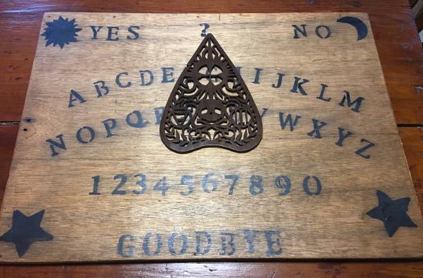 Ouija board Ouija board ouija board stock pictures, royalty-free photos & images