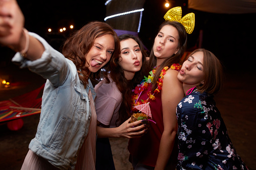 Laos girls nightlife