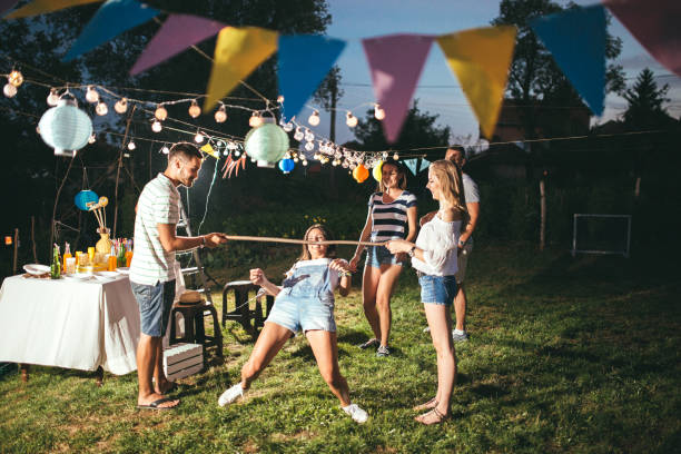 Limbo Dancer - Fotos, Lizenzfreie Bilder und Stockfotos