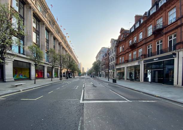 Oxford Street Empty Oxford Street During lockdown central london stock pictures, royalty-free photos & images