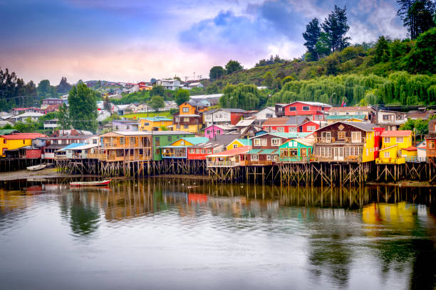 Palafitos in Castro Palafitos in Castro. Castro is the capital of Chiloe Province, in the Los Lagos Region, Chile. Palafitos are houses raised on piles over the surface of the soil or a body of water chile stock pictures, royalty-free photos & images