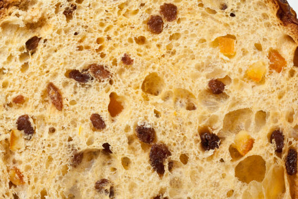 panettone- tipo italiano di pane dolce - macro texture - panettone foto e immagini stock