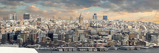 panoramic golden horn and galata tower - karaköy istanbul stockfoto's en -beelden
