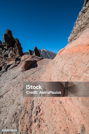 istock Panoramic view Roque Cinchado rock formation with Pico del Teide 930878654