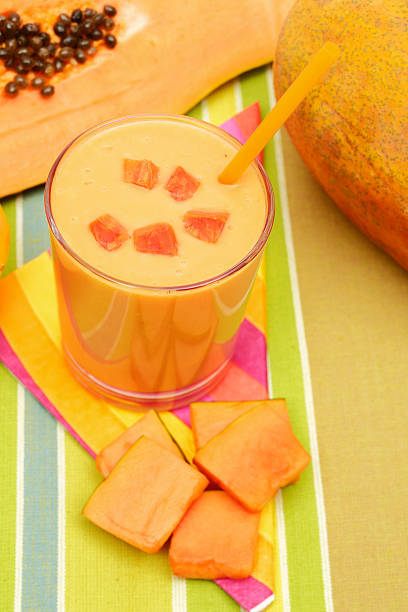 Papaya smoothie Fresh papaya smoothie papaya smoothie stock pictures, royalty-free photos & images