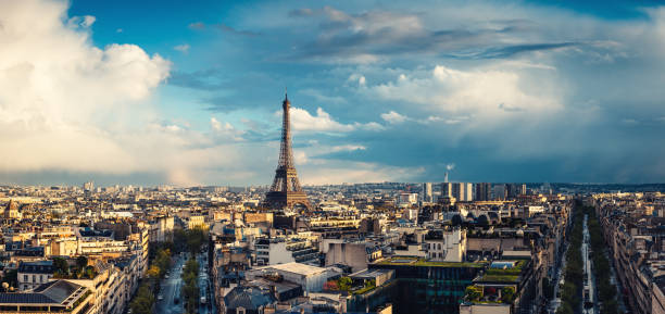 paysage urbain de paris - paris eiffel photos et images de collection