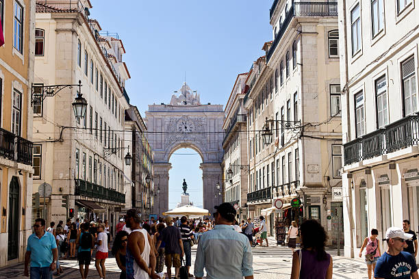 peão street - people portugal imagens e fotografias de stock