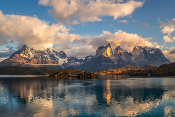 Pehoe Lake Reflection and Cuernos Peaks in the Morning, Torres del Paine National Park, Chile Chile, Natural Parkland, Patagonia - Chile, Torres del Paine National Park, Andes andes stock pictures, royalty-free photos & images