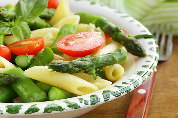 penne pasta with tomatoes and asparagus