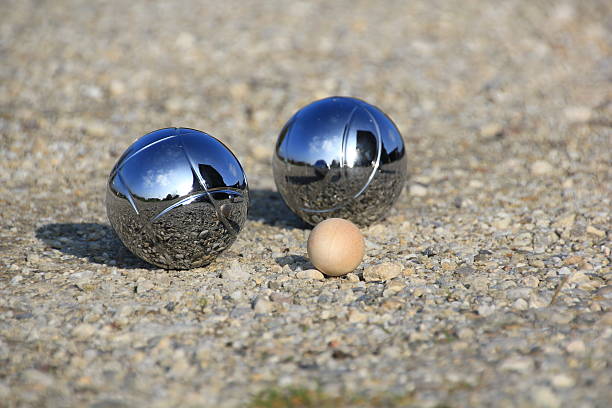 pétanque française - pétanque française photos et images de collection