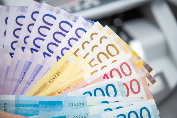 hög med färgglada norska kronor sedlar - svenska pengar bildbanksfoton och bilder