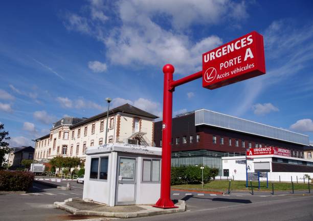hôpital pontchaillou - urgences france photos et images de collection