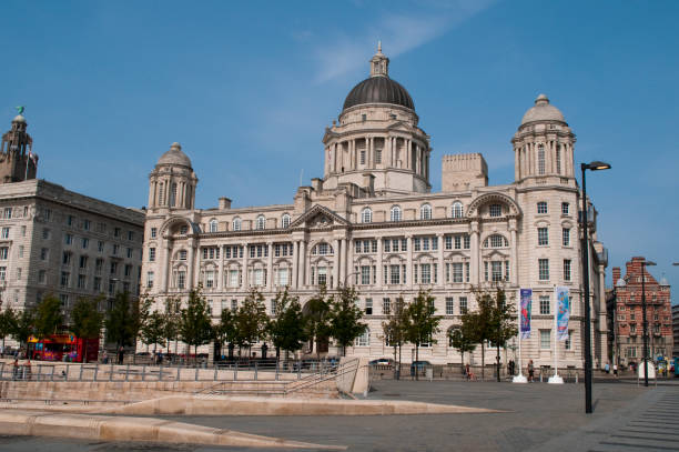 Port of Liverpool Building, Pier Head, Liverpool, UK Port of Liverpool Building, Pier Head, Liverpool, UK liverpool docks and harbour building stock pictures, royalty-free photos & images