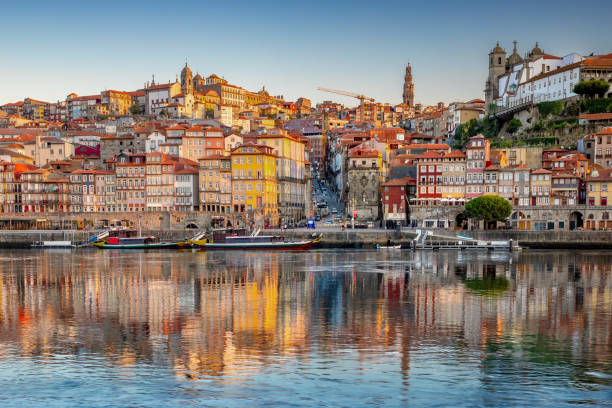 porto, portugal old town skyline - oporto imagens e fotografias de stock