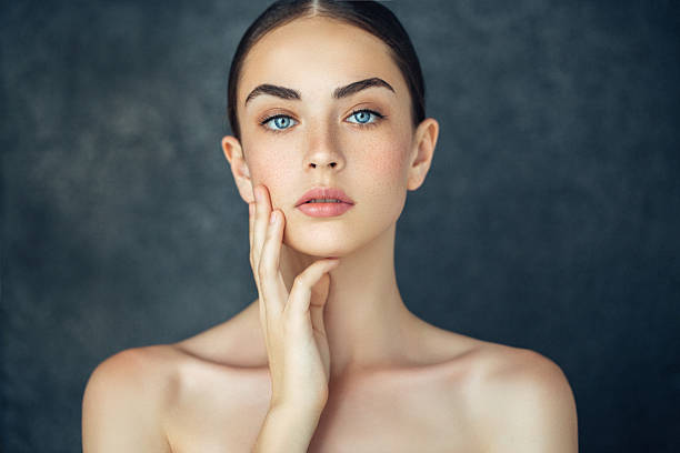 Portrait of a fresh and lovely woman Portrait of a fresh and lovely woman beautiful woman face close up stock pictures, royalty-free photos & images