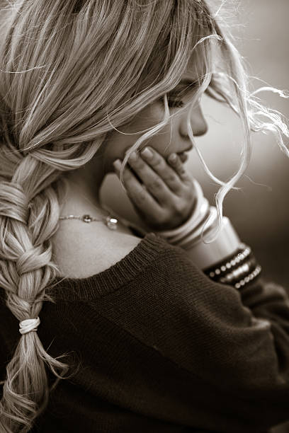 Femme  Blonde Profil  Photos et Images Libres de Droits   Femme  Blonde Profil  Photos et Images Libres de Droits