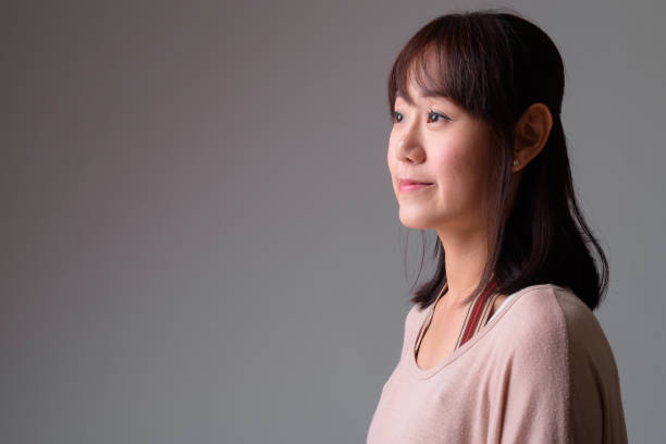 女性 横顔 日本人 30代のストックフォト iStock