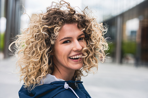 100+ Curly Hair Pictures | Download Free Images on Unsplash