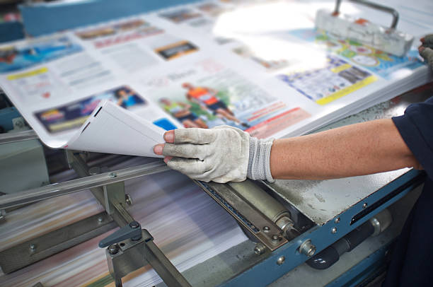 post press finishing line machine - drukken stockfoto's en -beelden
