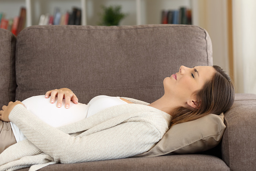 pregnancy woman feeling unwell