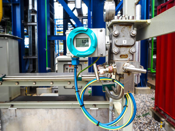 transmisor de presión en el filtro de gas de combustible del generador de vapor de recuperación de calor en la planta de energía de co-generación de ciclo combinado - gas pump fotografías e imágenes de stock