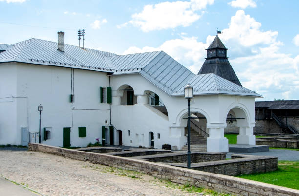 Prikaznaya Chamber on the territory of the Pskov Kremlin, Pskov, Russia Prikaznaya Chamber on the territory of the Pskov Kremlin, Pskov, Russia pskov russia stock pictures, royalty-free photos & images