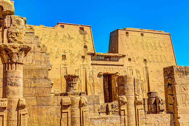 świątynia ptolemejska -  edfu horus  zdjęcia i obrazy z banku zdjęć
