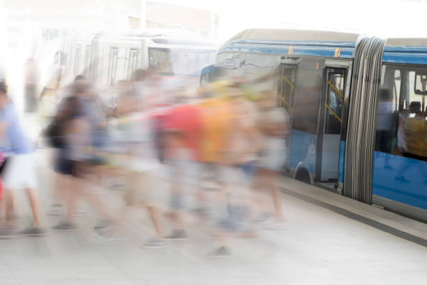 現代公共交通機関 - バス高速輸送システム 写真 ストックフォトと画像