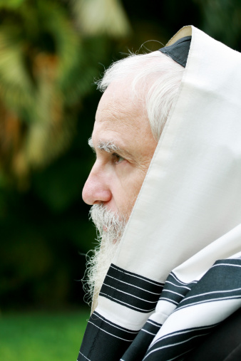 Rabbi Wearing Tallis Stock Photo - Download Image Now - iStock
