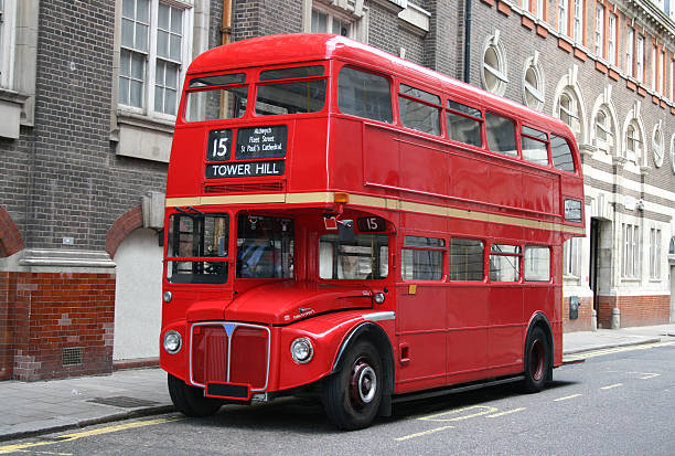 bus double decker london merah - inggris britania raya potret stok, foto, & gambar bebas royalti