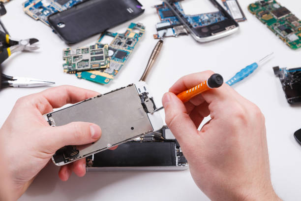 15,320 Mobile Phone Repair Stock Photos, Pictures & Royalty-Free Images -  iStock