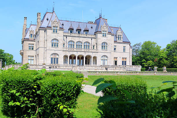 Rhode Island: Newport old mansion seen at newport, rhode island, along cliff walk newport rhode island stock pictures, royalty-free photos & images